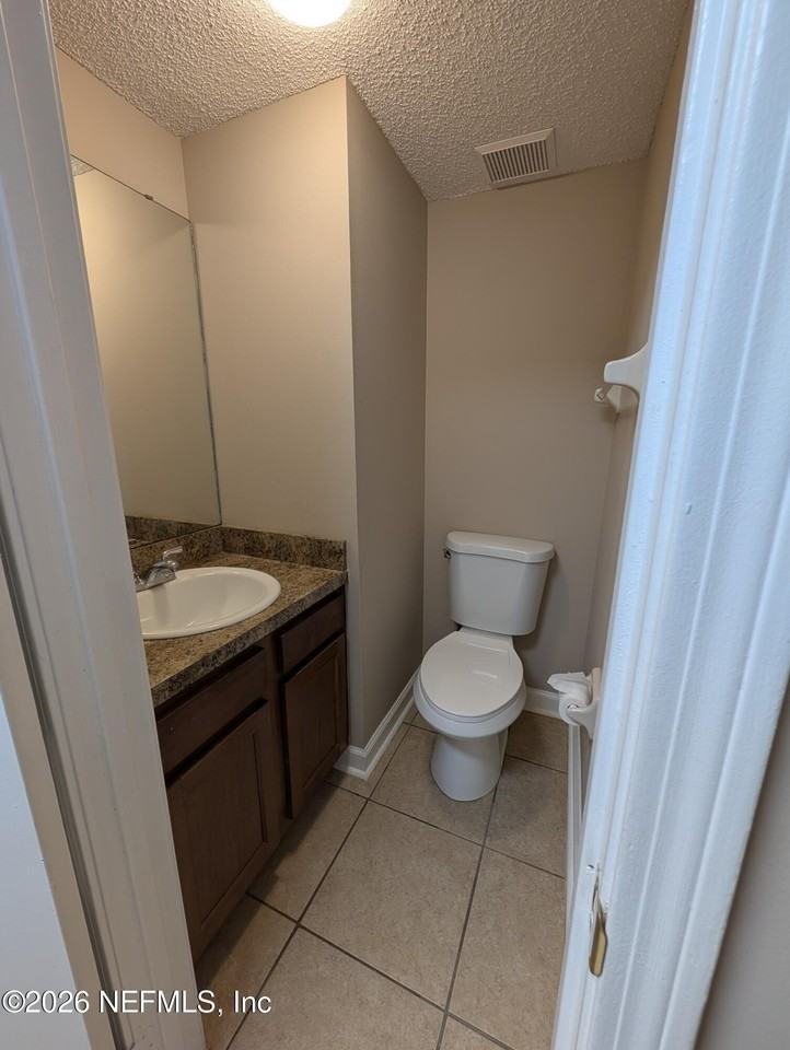 8175 Dunbarton Ct - Photo 4 of 9