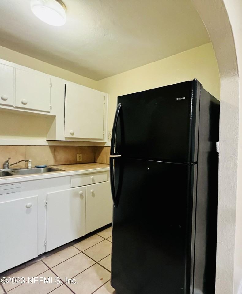 708 Shearer Ave #2 - Photo 6 of 13