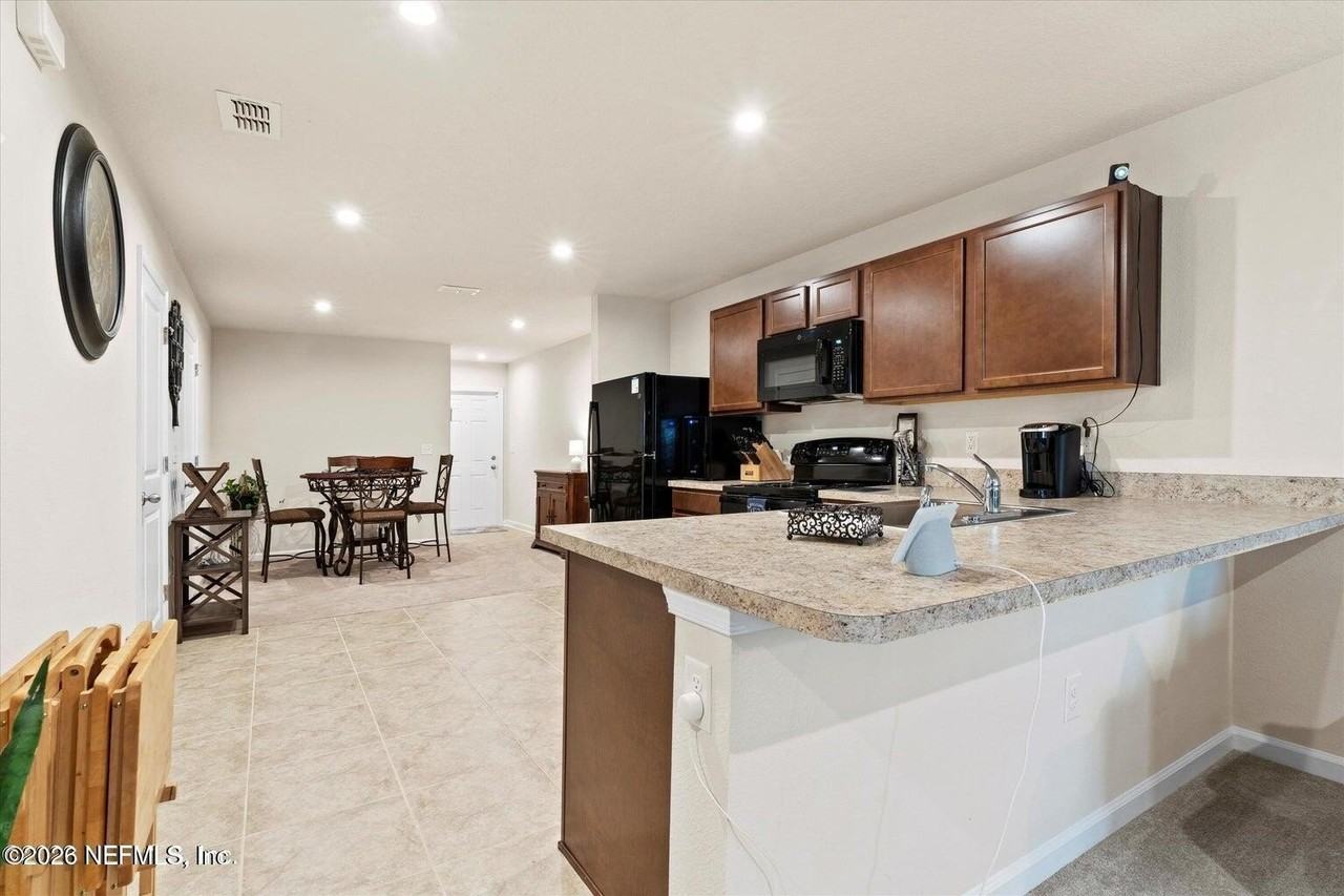 5893 Creekside Crossing Dr - Photo 4 of 19