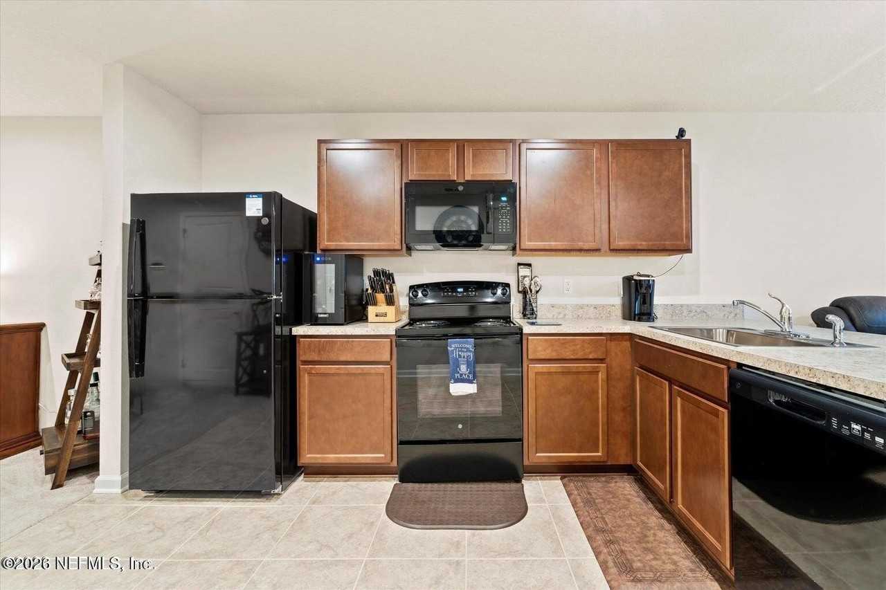 5893 Creekside Crossing Dr - Photo 3 of 19
