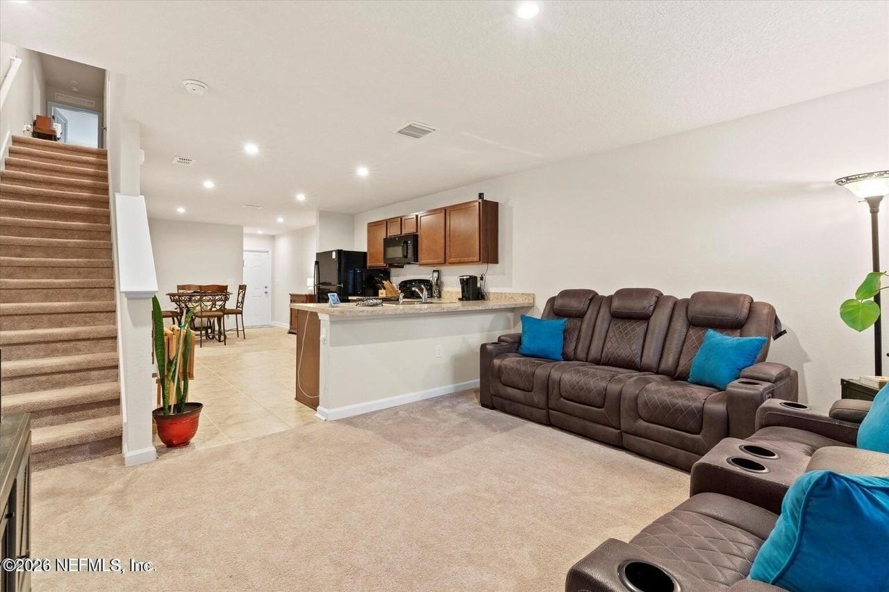 5893 Creekside Crossing Dr - Photo 7 of 19