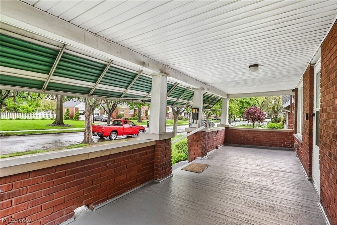 636 Polk Ave - Photo 2 of 34