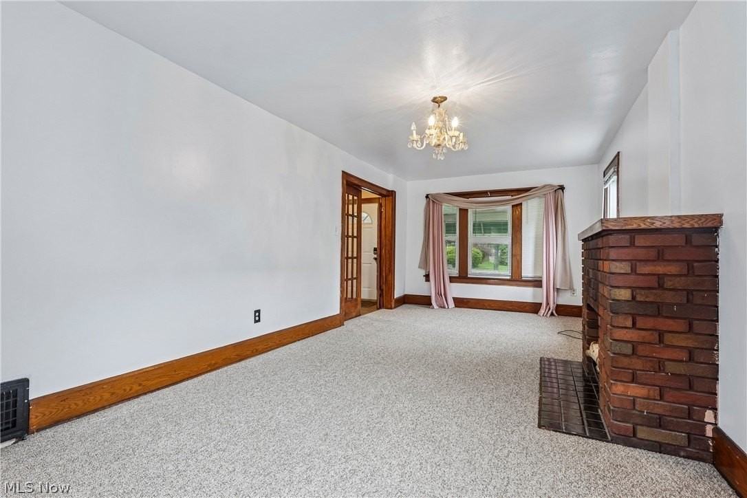 636 Polk Ave - Photo 7 of 34