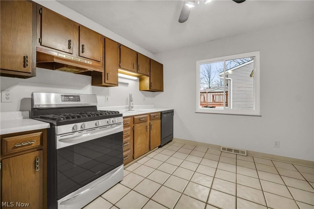 15067 Rochelle Dr - Photo 7 of 31