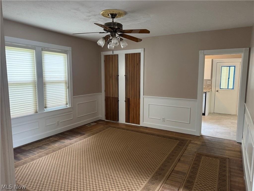 6917 Daisy Ave - Photo 3 of 23