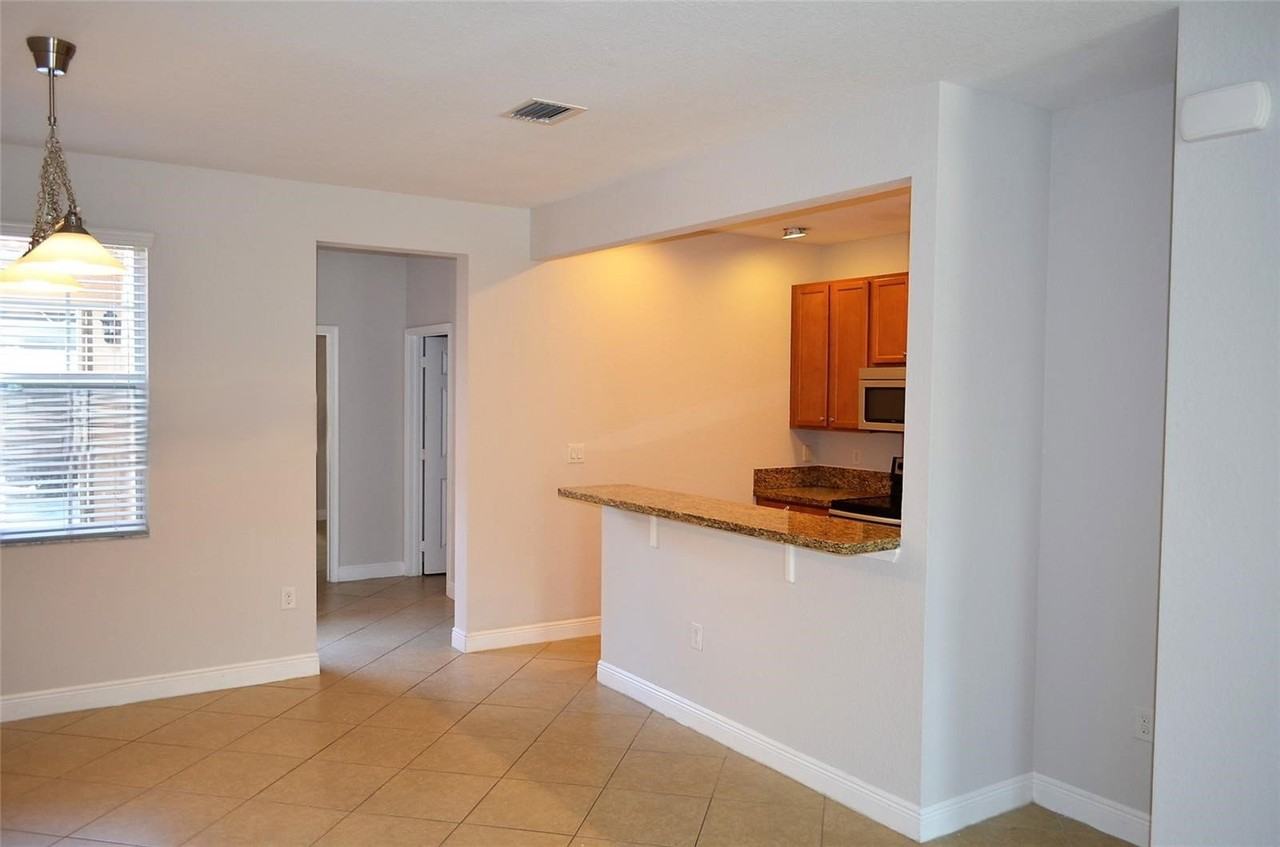 1524 Sw 147th Ter - Photo 3 of 8