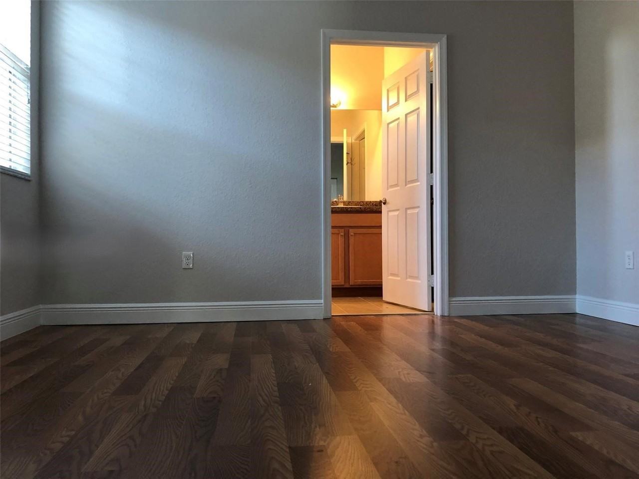 1524 Sw 147th Ter - Photo 6 of 8