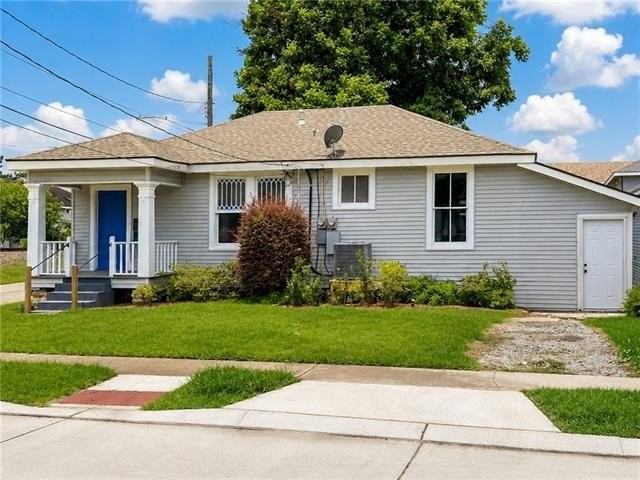 100 Papworth Ave - Photo 2 of 13