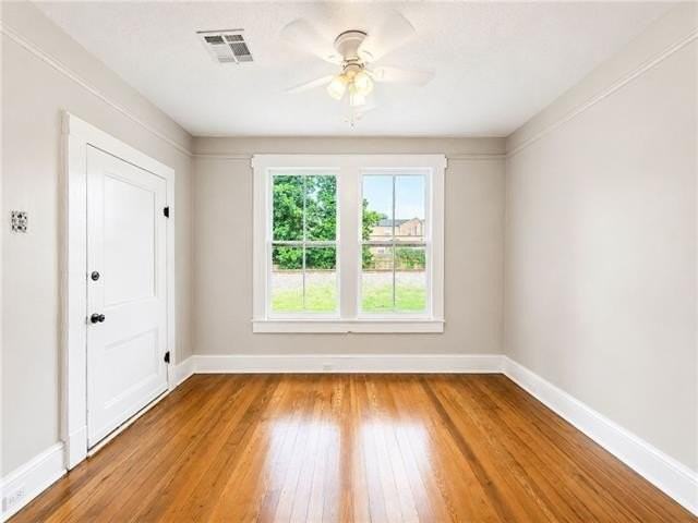 100 Papworth Ave - Photo 4 of 13