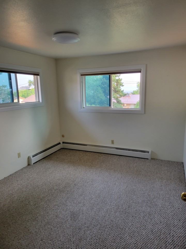 1924 Winne Ave #1924 - Photo 7 of 12
