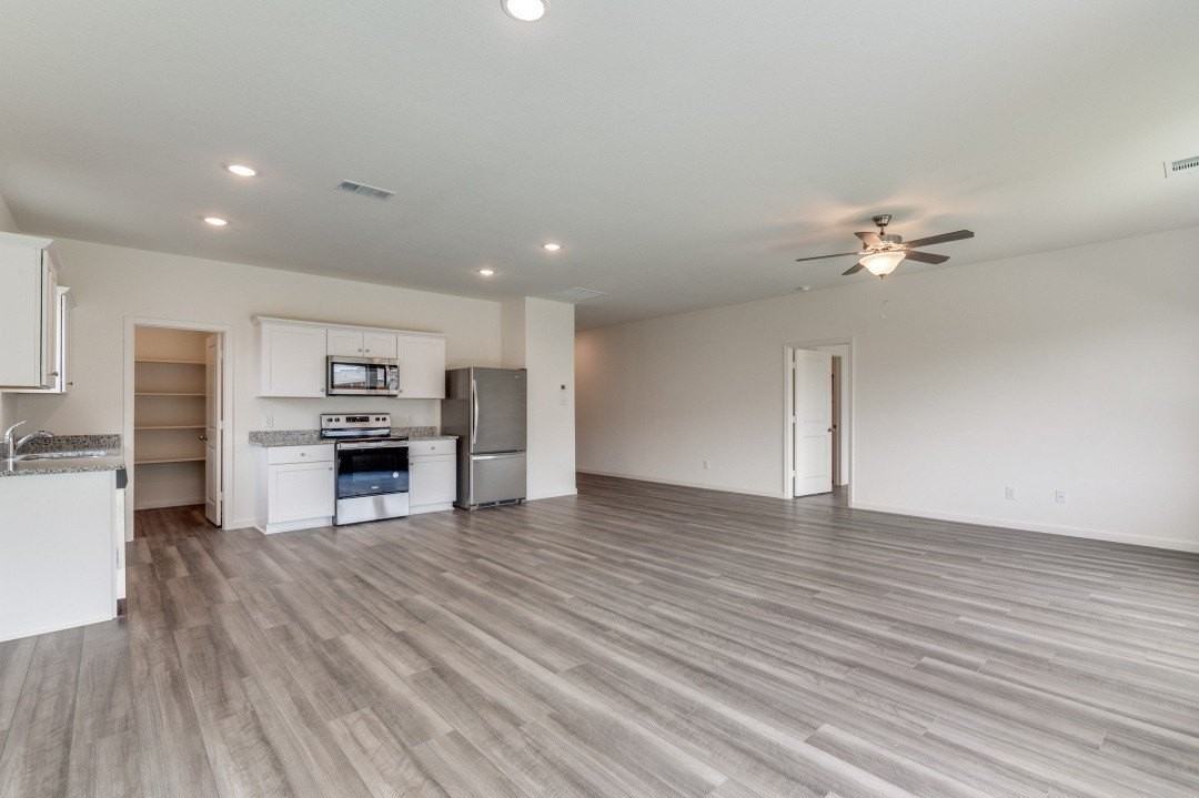 1512 Ancer Way - Photo 4 of 12