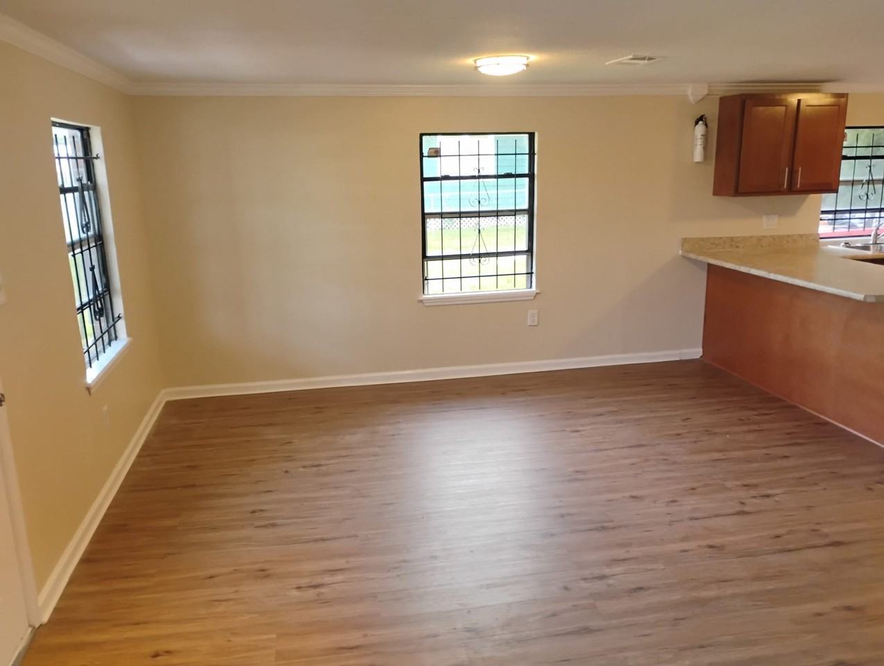 1338 Weare St #1 - Photo 3 of 9