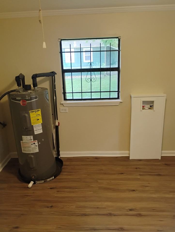 1338 Weare St #1 - Photo 7 of 9