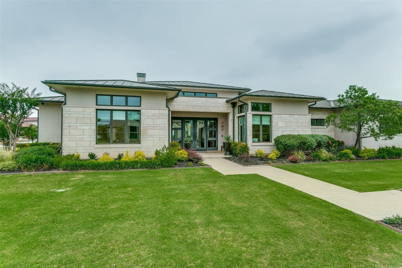 2218 Castilian Path - Photo 2 of 36