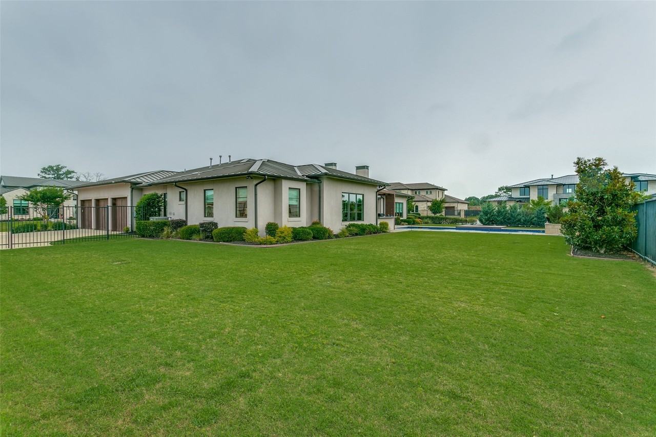 2218 Castilian Path - Photo 3 of 36