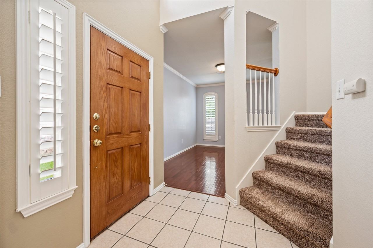 5404 Pecan Creek Cir - Photo 3 of 30
