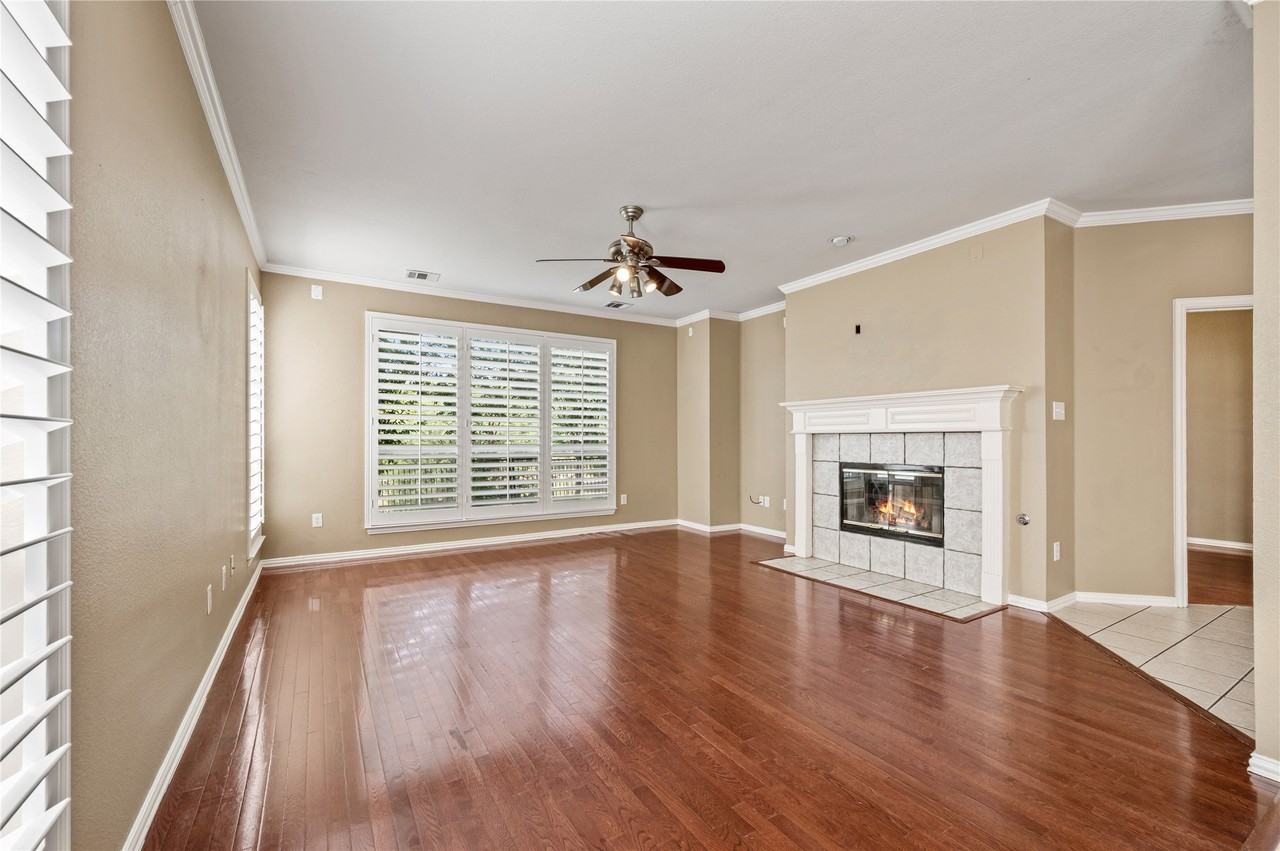 5404 Pecan Creek Cir - Photo 5 of 30