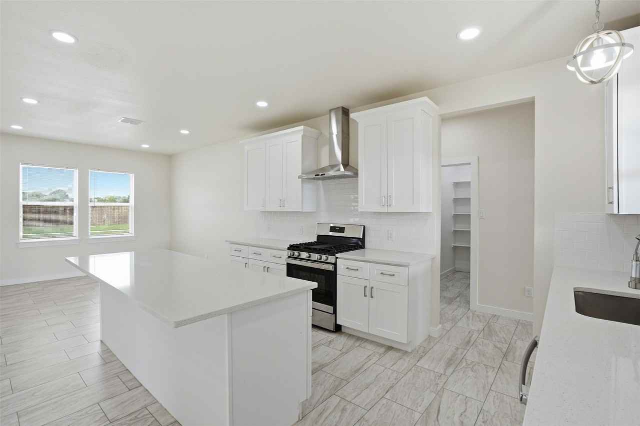 532 Highview Ct - Photo 6 of 29