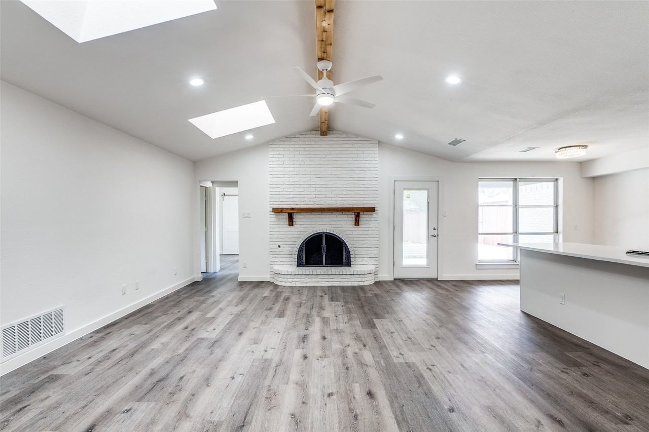 3512 Lynbrook Dr - Photo 4 of 25