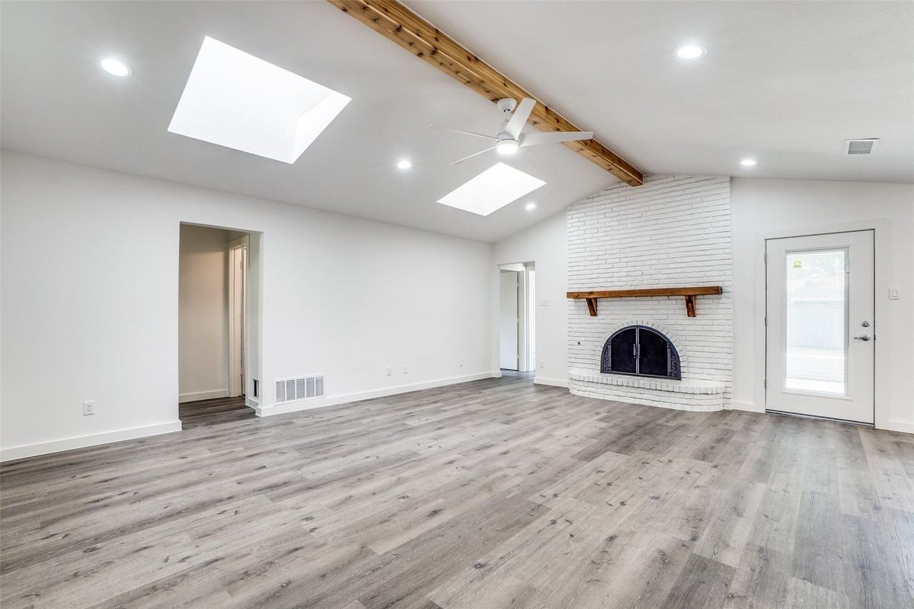 3512 Lynbrook Dr - Photo 5 of 25