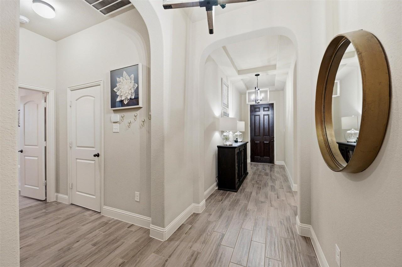 816 Brookstone Ct - Photo 3 of 23