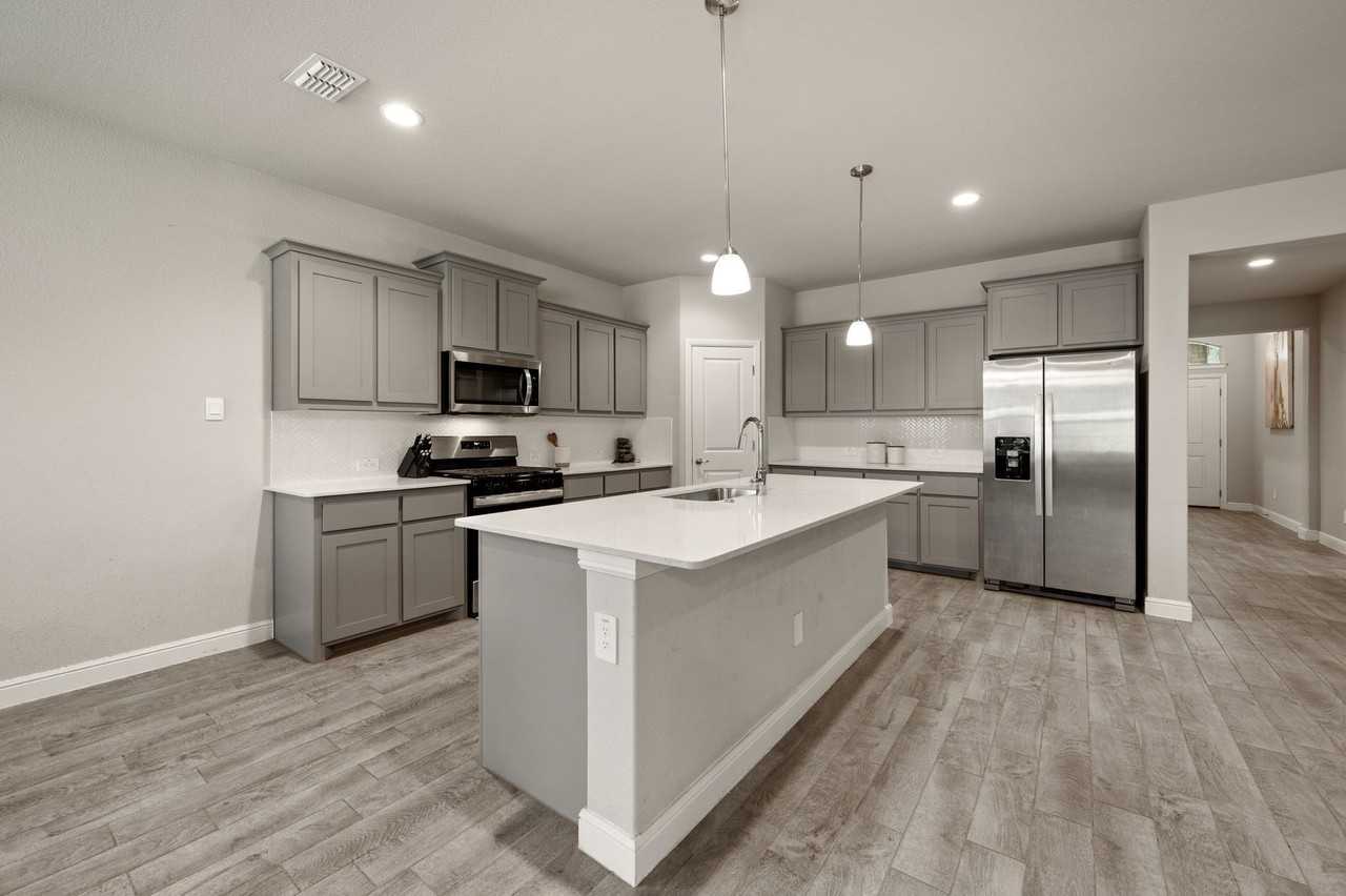 1217 Southwark Dr - Photo 3 of 29
