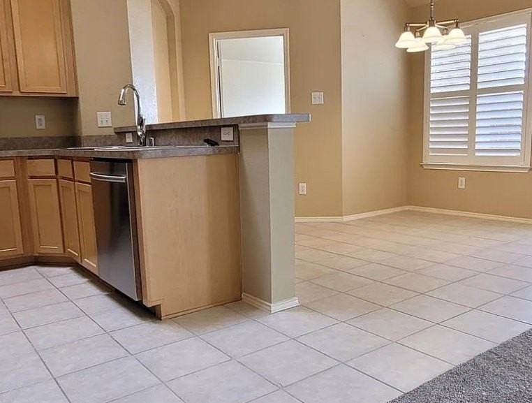 6402 Lake View Ln - Photo 3 of 22