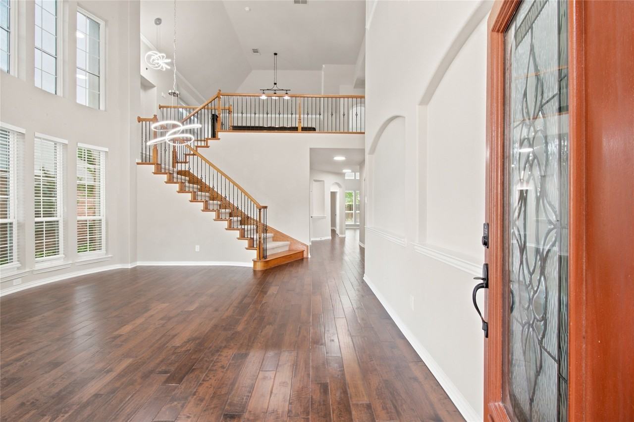 362 Spring Meadow Dr - Photo 4 of 34