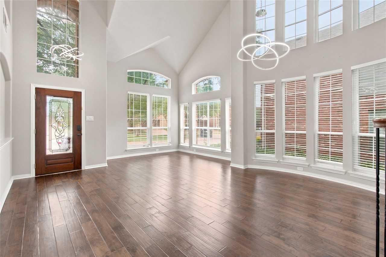 362 Spring Meadow Dr - Photo 5 of 34