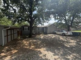 featured image of 410 N Lakeview Dr