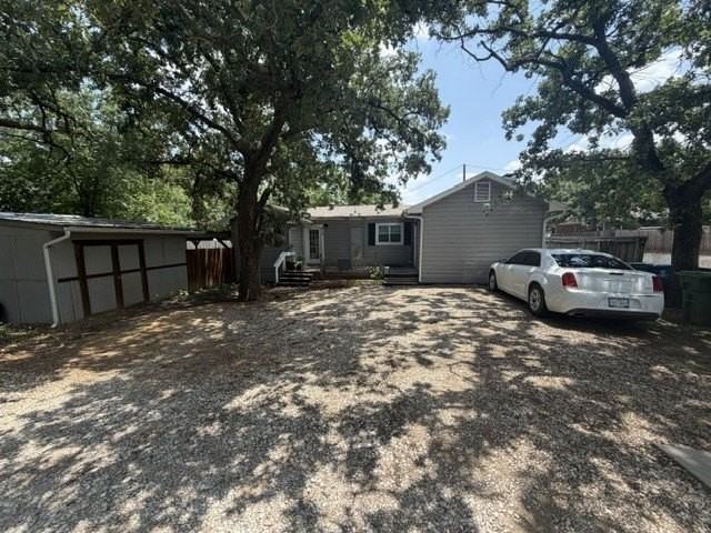 410 N Lakeview Dr - Photo 2 of 2