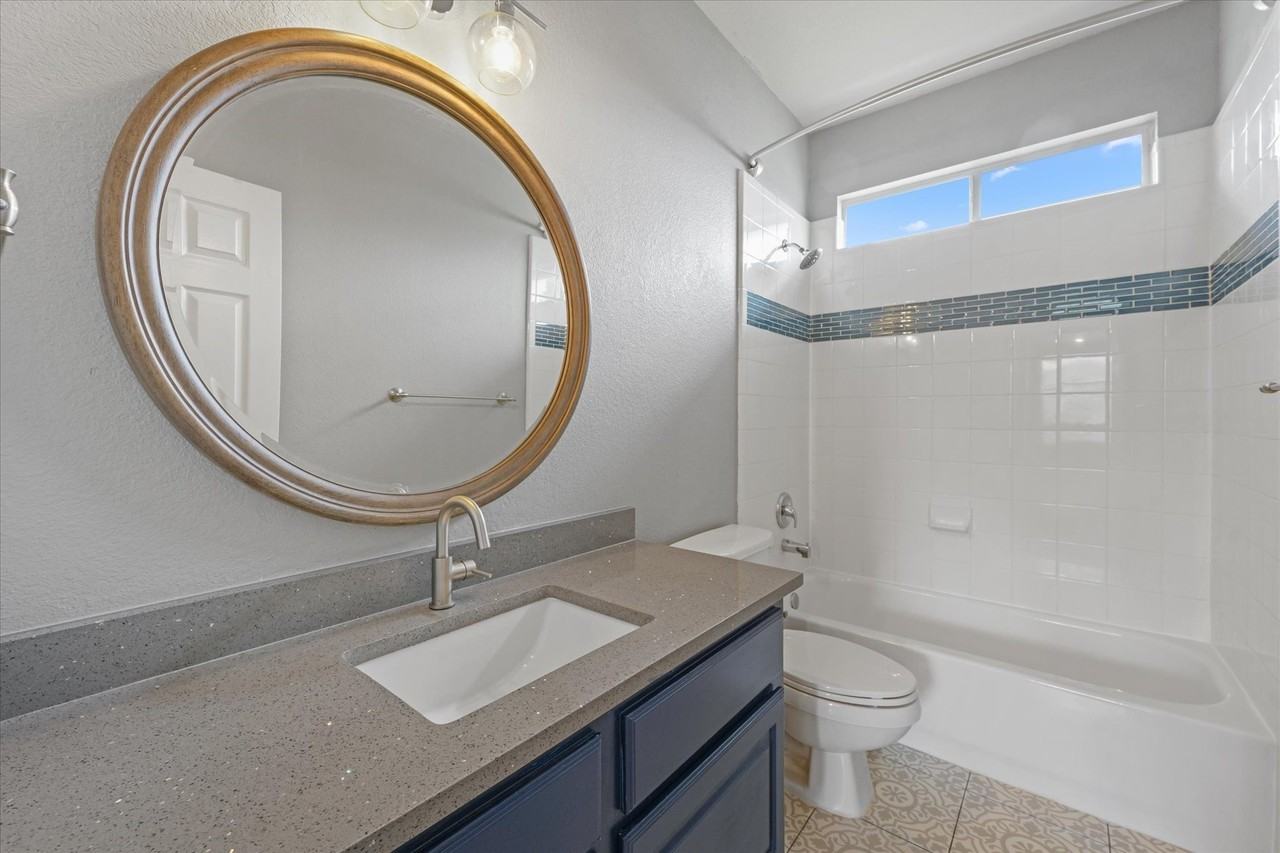 1535 Redeemer Rd - Photo 6 of 33