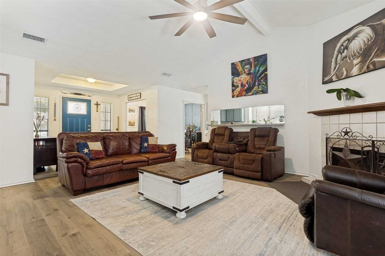 106 E Apollo Rd - Photo 4 of 25