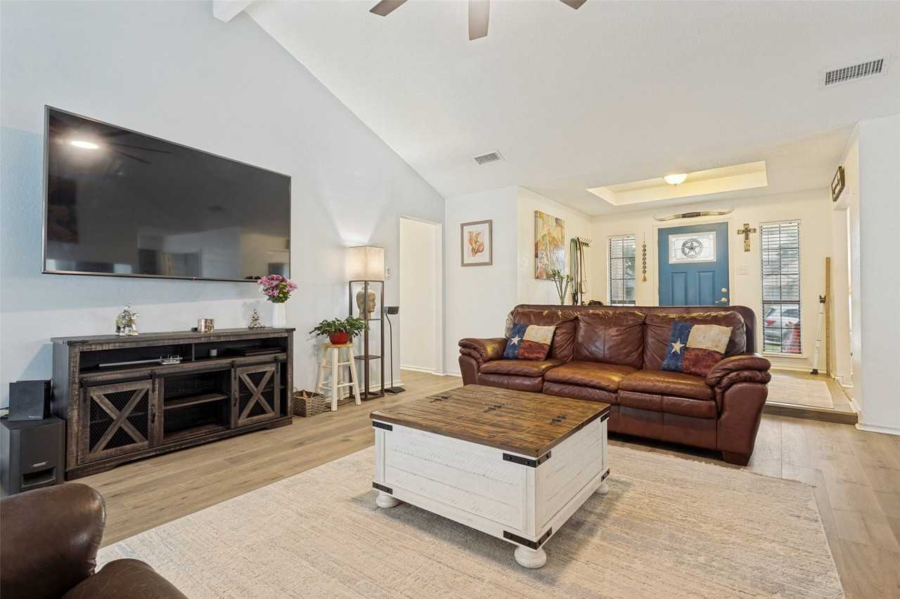 106 E Apollo Rd - Photo 5 of 25