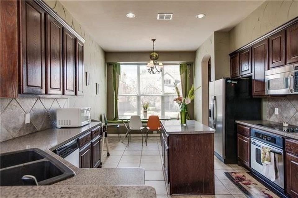 4533 Delaina Dr - Photo 3 of 12
