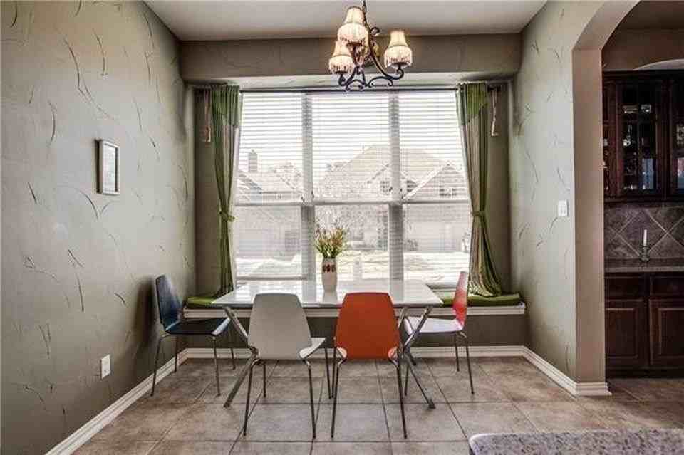 4533 Delaina Dr - Photo 6 of 12