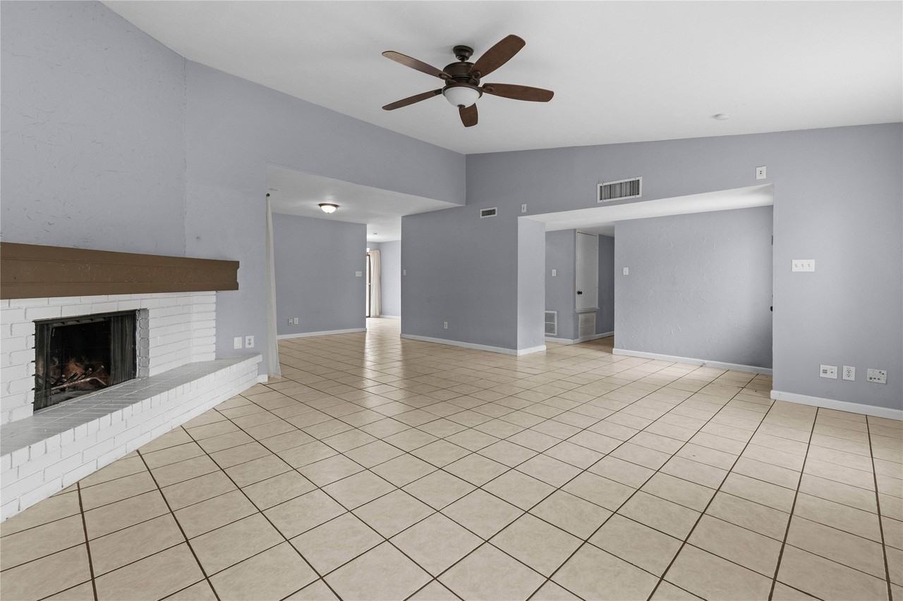 1105 Joshua Tree Dr - Photo 4 of 22