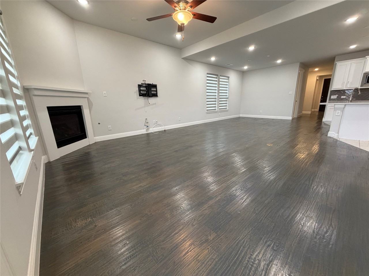 4721 Cash Dr - Photo 4 of 37