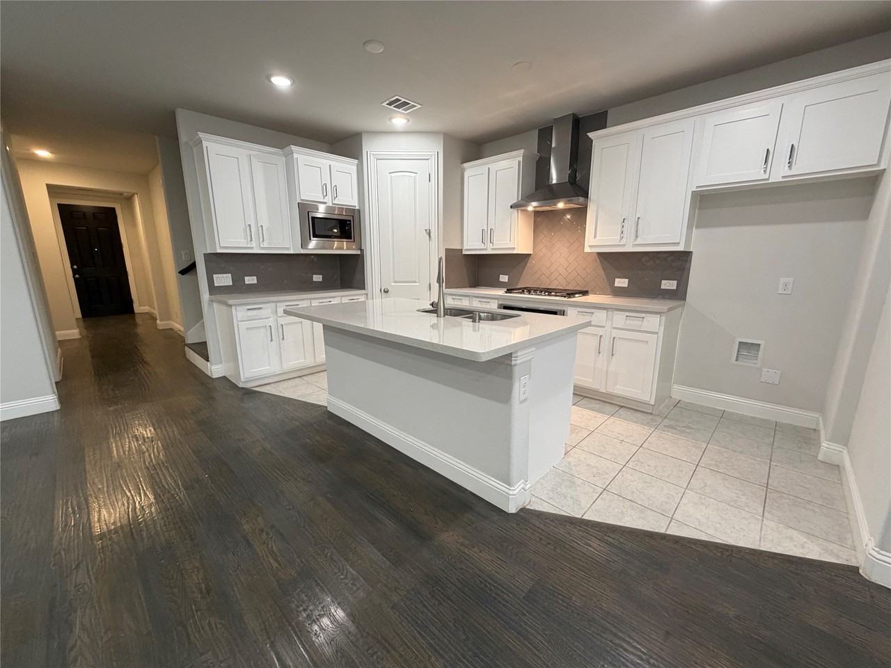 4721 Cash Dr - Photo 6 of 37