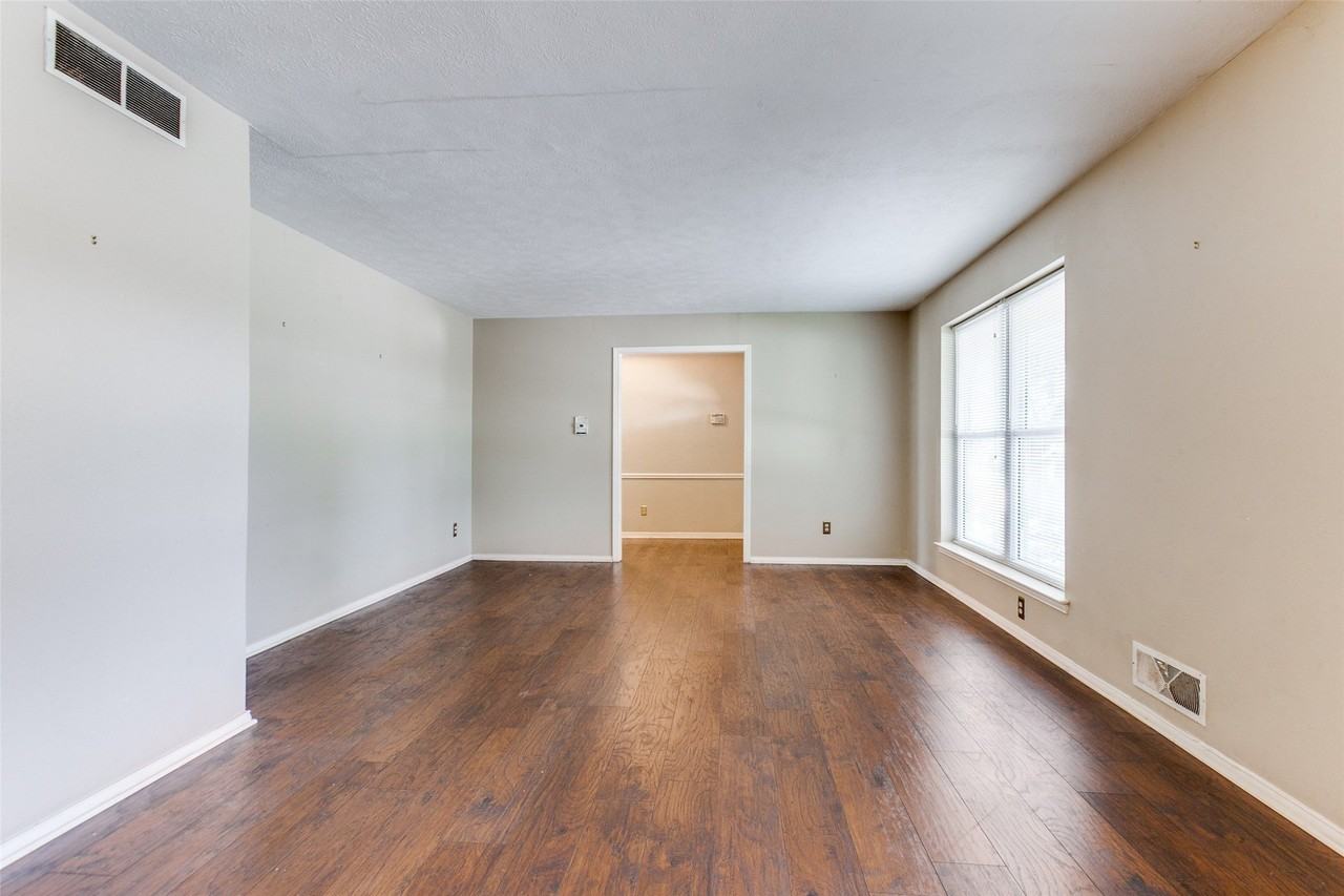 7739 La Manga Dr - Photo 4 of 25
