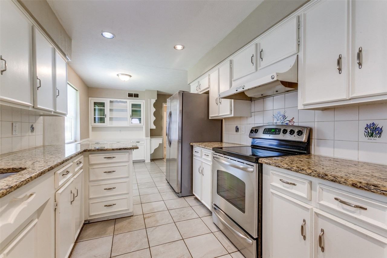 7739 La Manga Dr - Photo 6 of 25