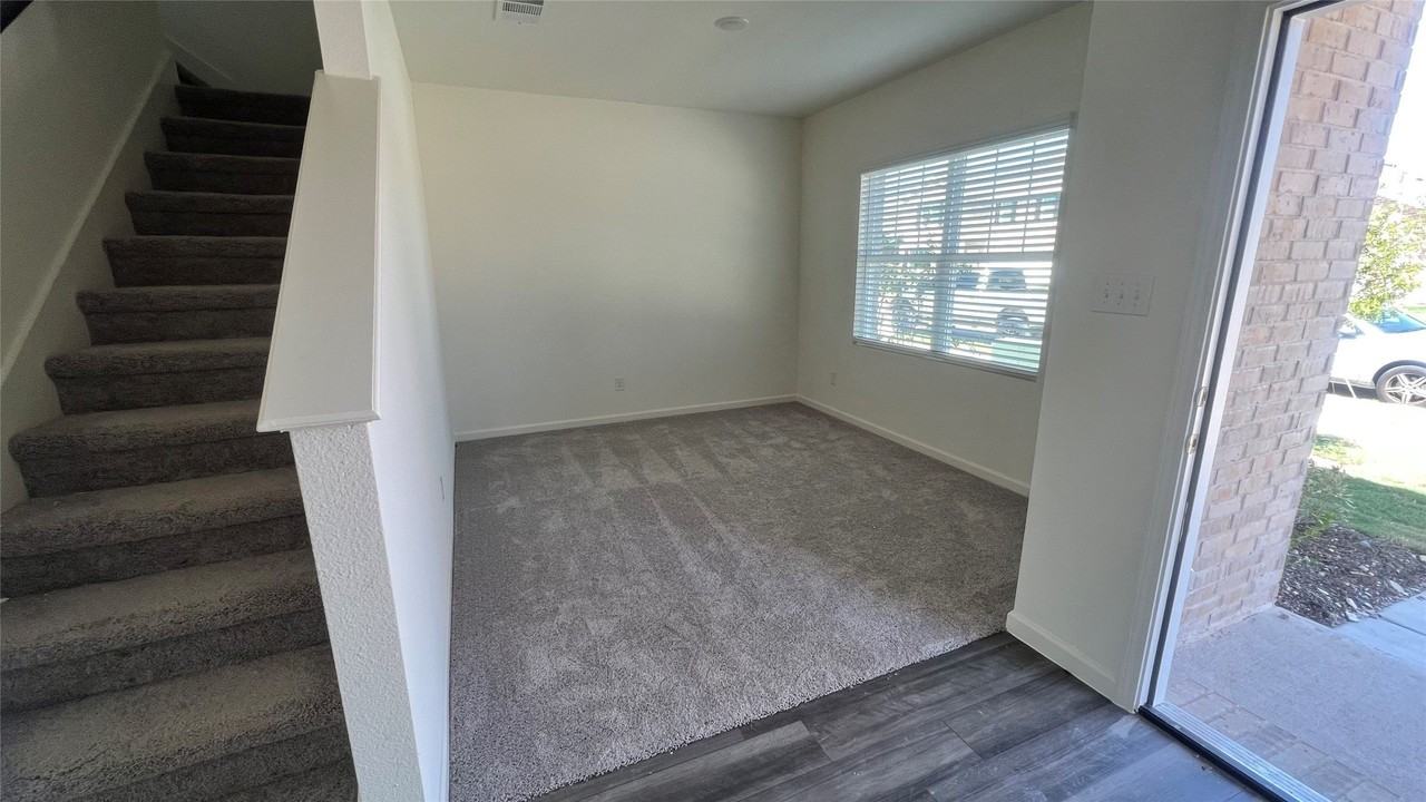 10320 Holycross Ln - Photo 5 of 19