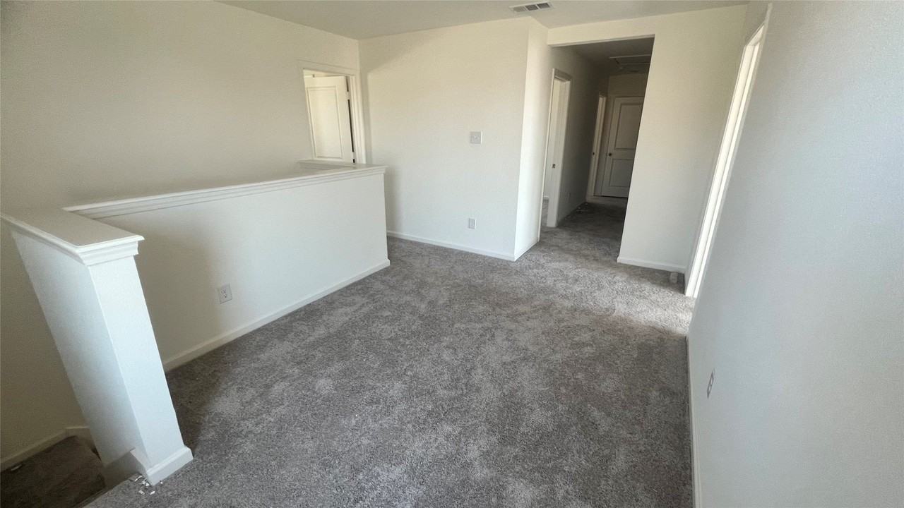 10320 Holycross Ln - Photo 6 of 19