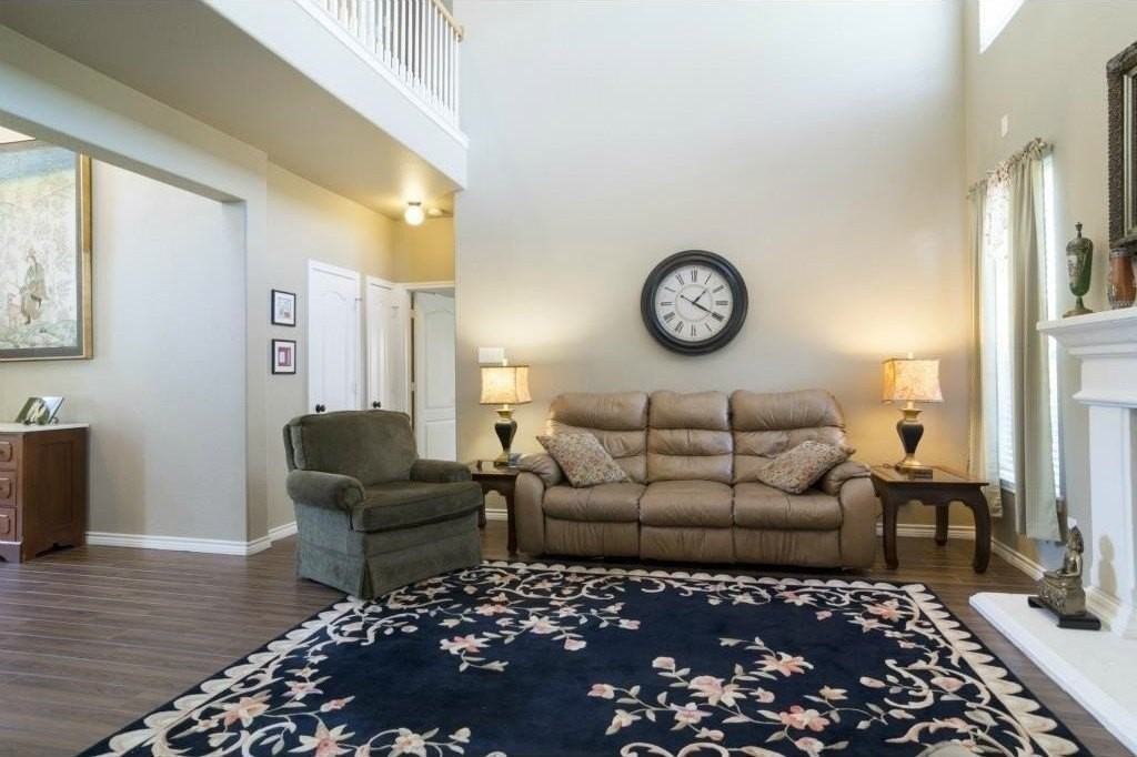 213 Longview Ct - Photo 4 of 40