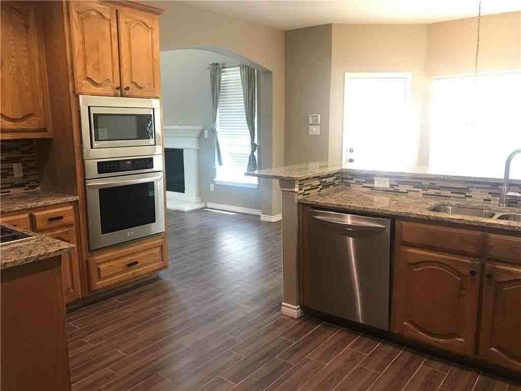 213 Longview Ct - Photo 7 of 40