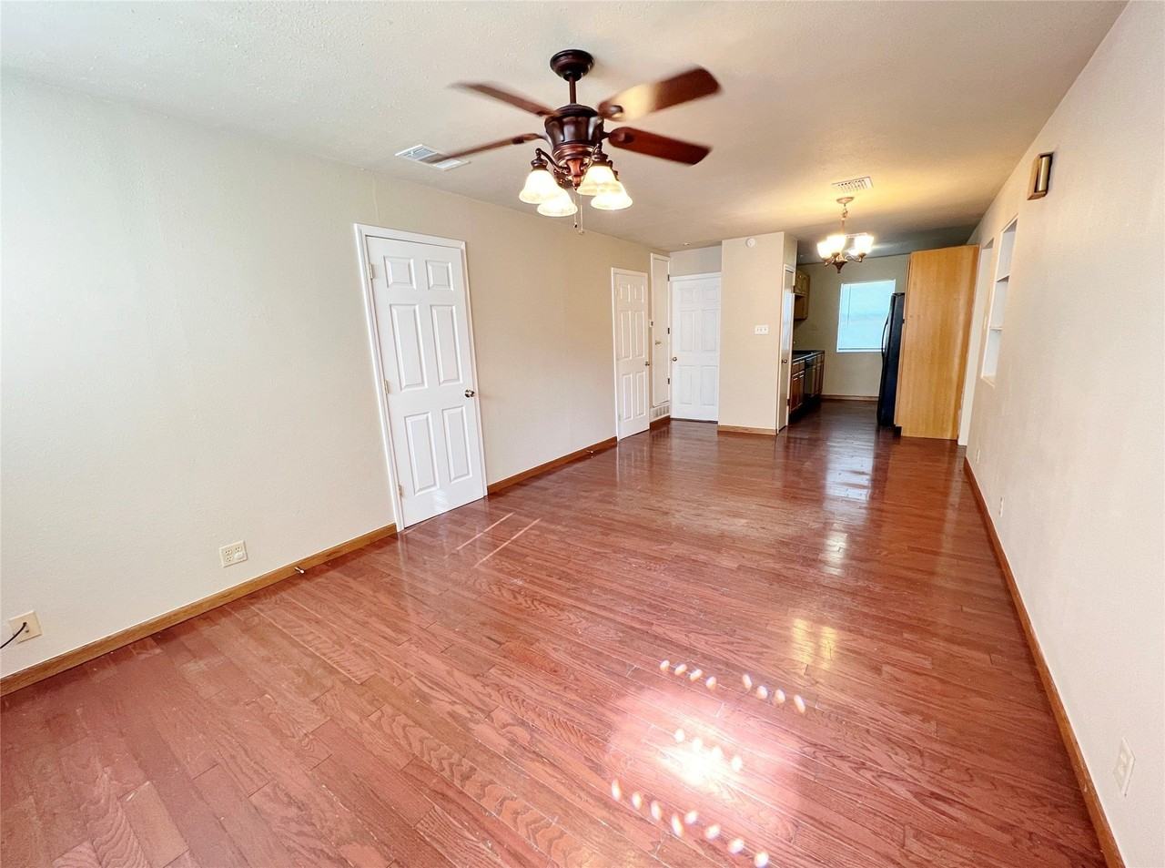 3909 Atlas Dr - Photo 2 of 12