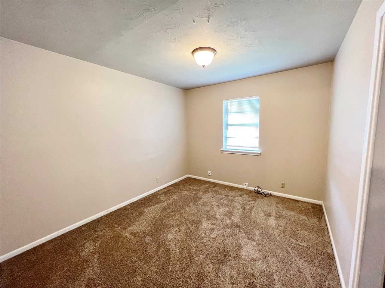 3909 Atlas Dr - Photo 7 of 12