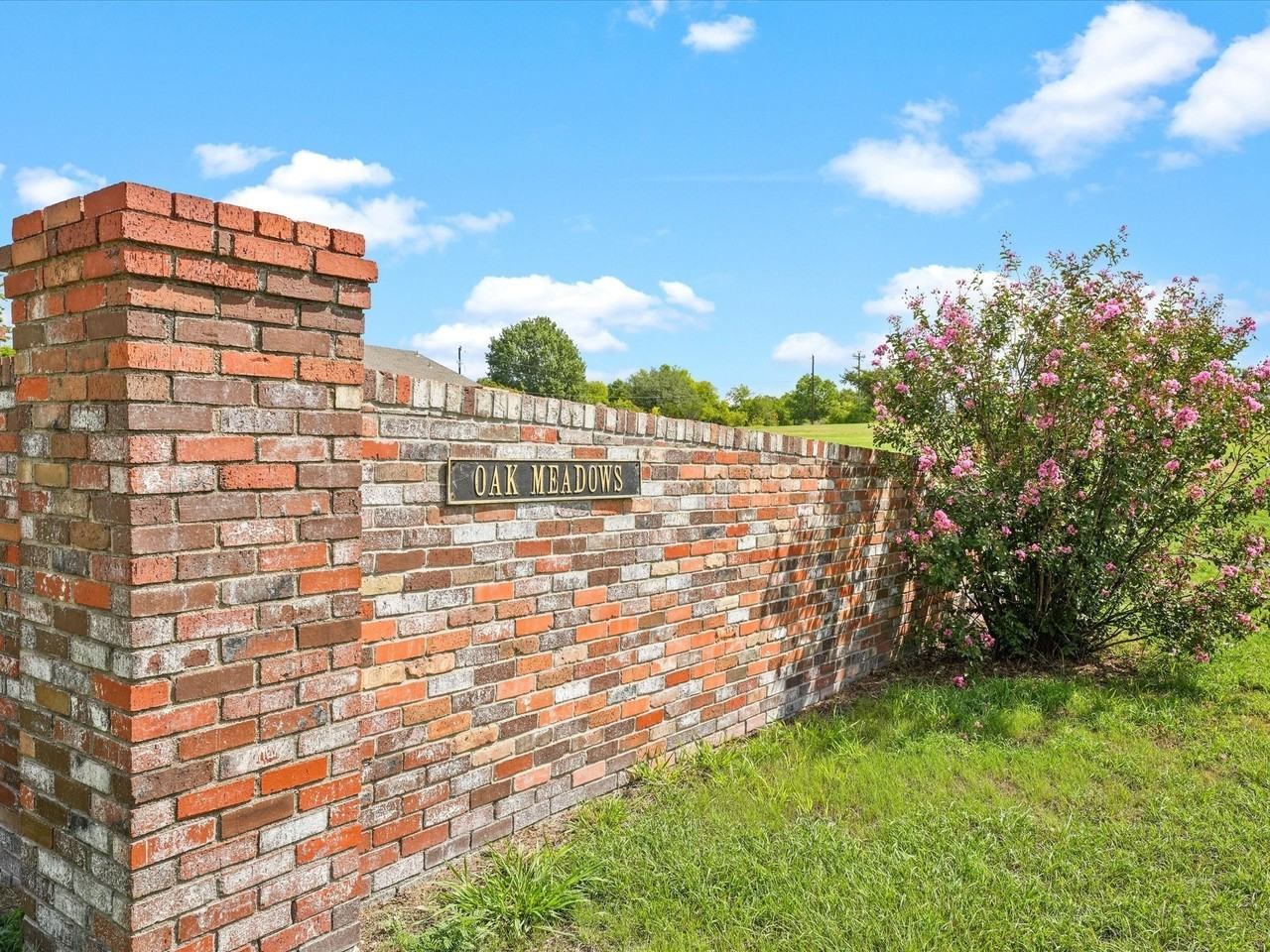 120 Hope Cir - Photo 2 of 31