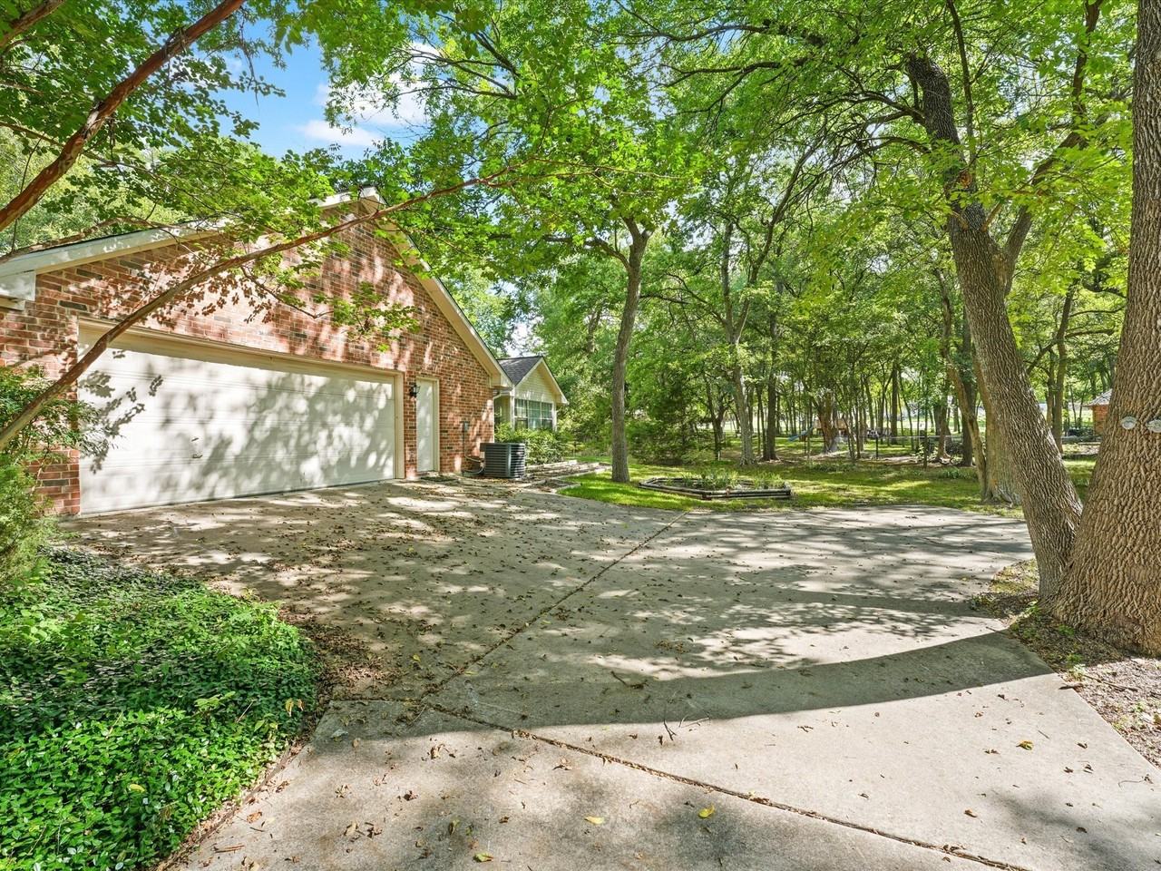 120 Hope Cir - Photo 5 of 31