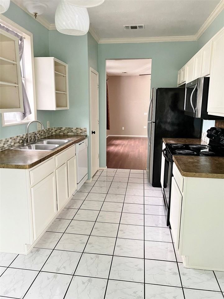 2809 Newport Ave - Photo 5 of 14